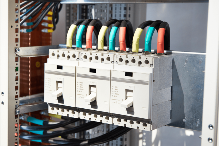 Industrial Circuit Breakers: How to Choose the Right One for Your Facility