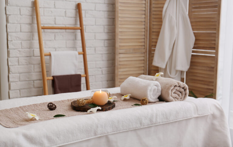 What Are the Best Spa Massage Tables for Professional Therapists
